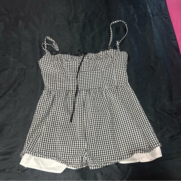 🩷Princess Polly🩷Black and White Checkered Jumpsuit - Picture 4 of 7